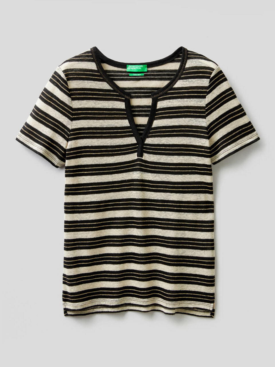 T-shirt a righe con scollo a V image number 1