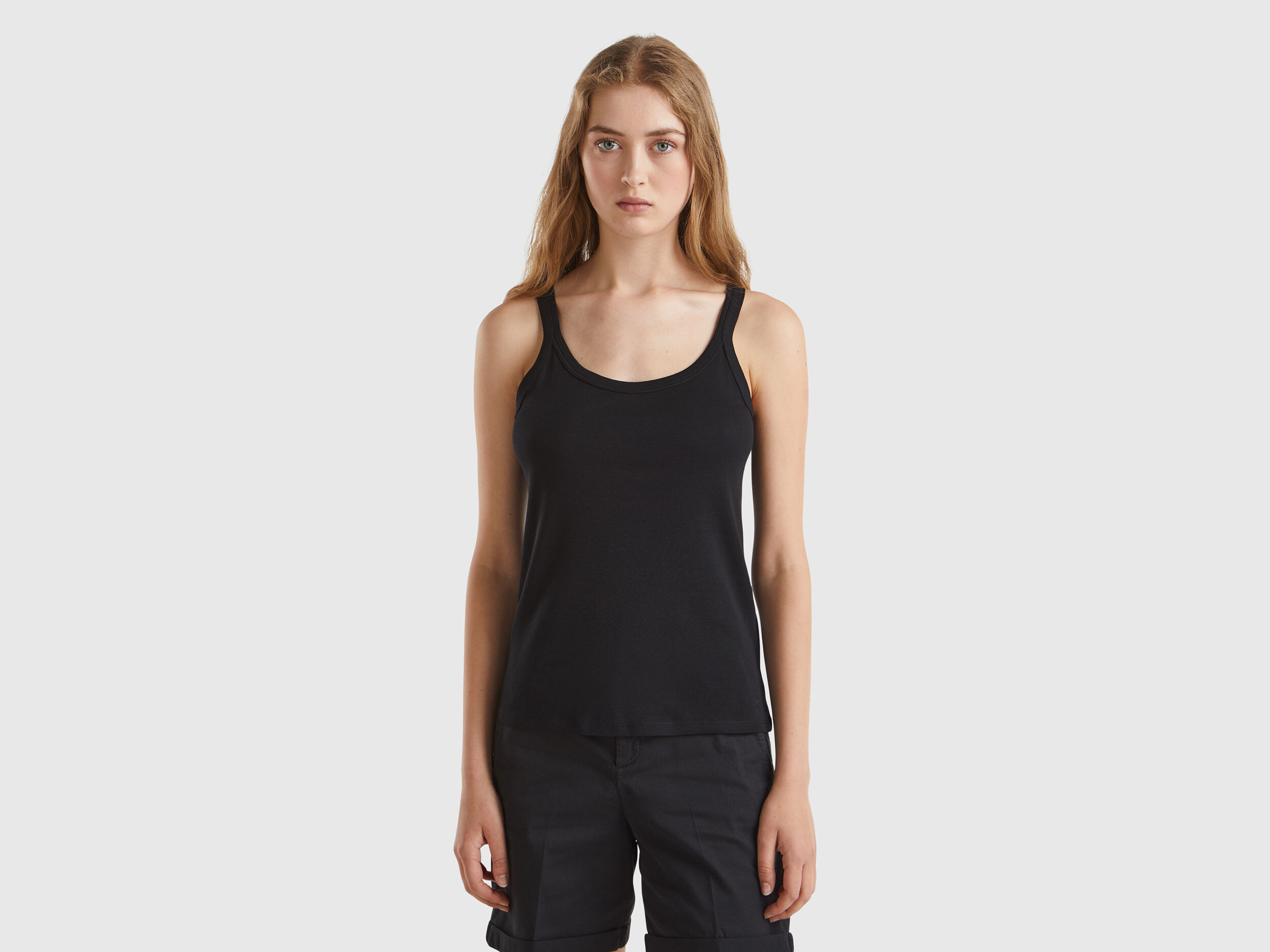 Weekend Outdoors Abbigliamento Donna 2024 Benetton