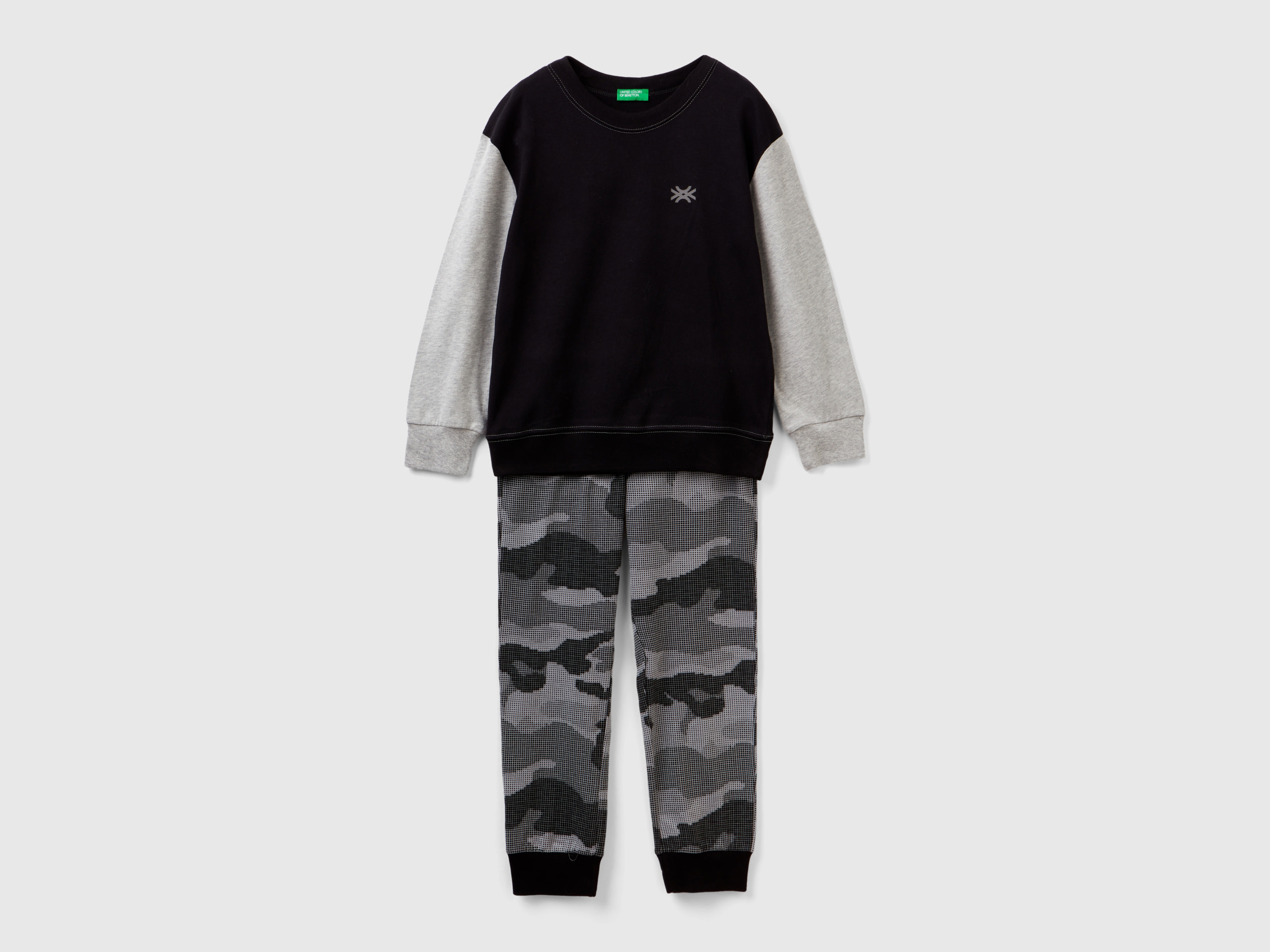 Benetton, Pyjamas With Camouflage Bottoms, size 18-24, Black, Kids