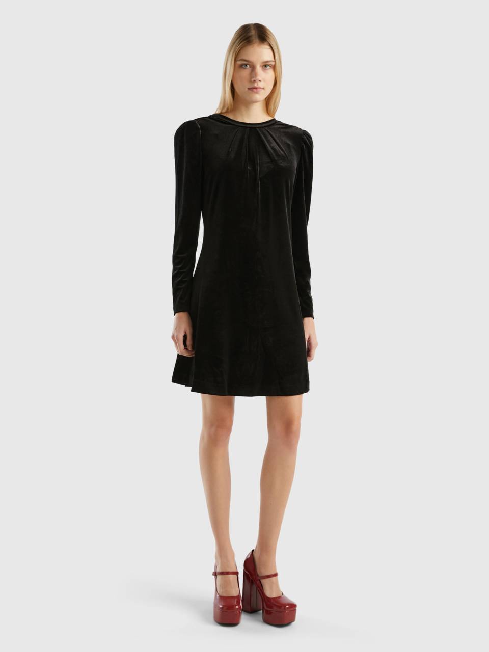 Vestito velluto hot sale nero corto